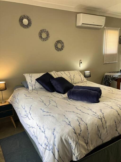 Stellies Accommodation - Room 1 Keetmanshoop Εξωτερικό φωτογραφία