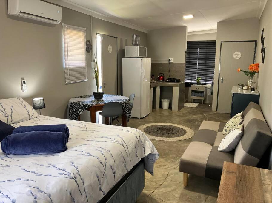 Stellies Accommodation - Room 1 Keetmanshoop Εξωτερικό φωτογραφία