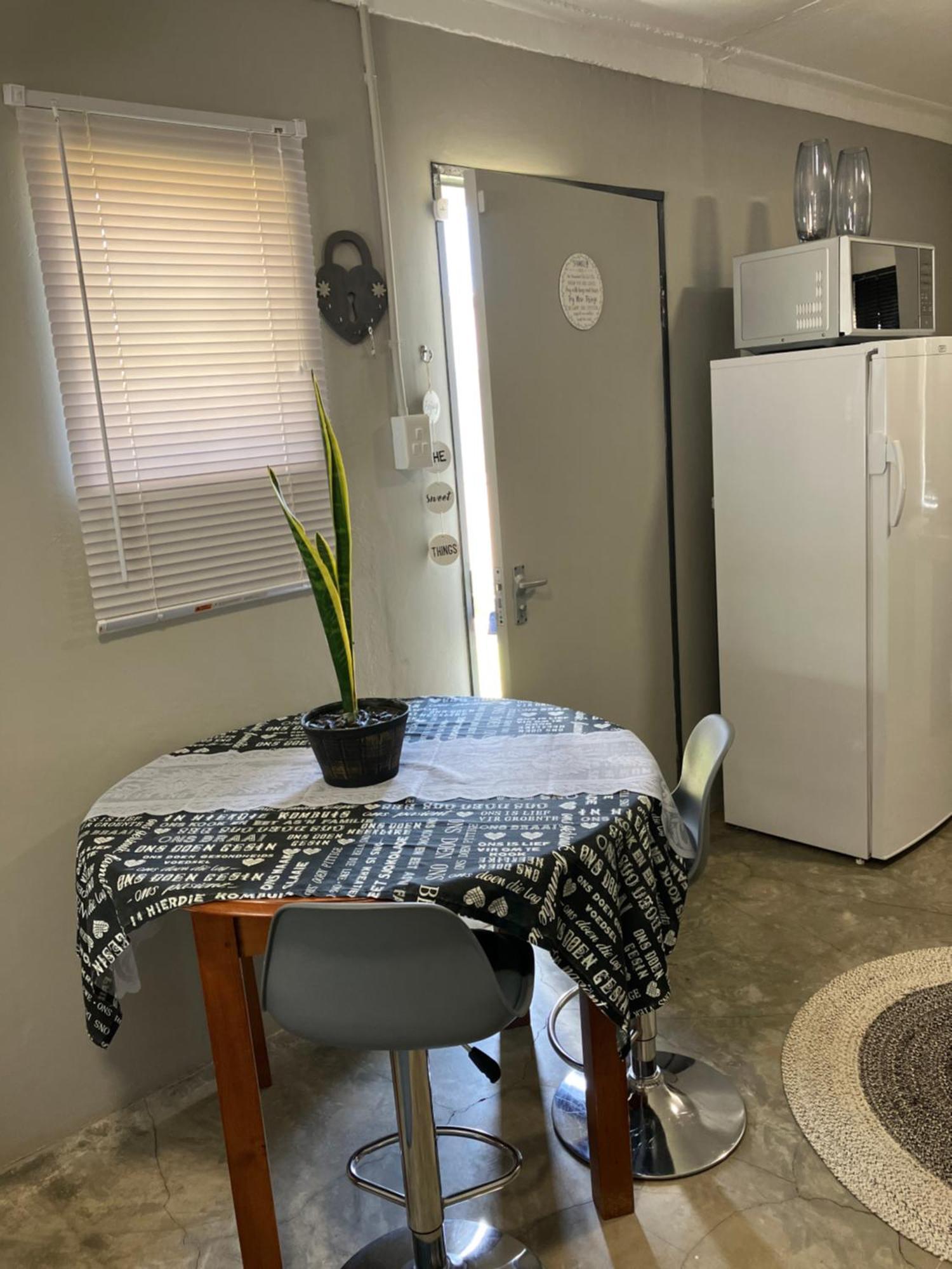 Stellies Accommodation - Room 1 Keetmanshoop Εξωτερικό φωτογραφία