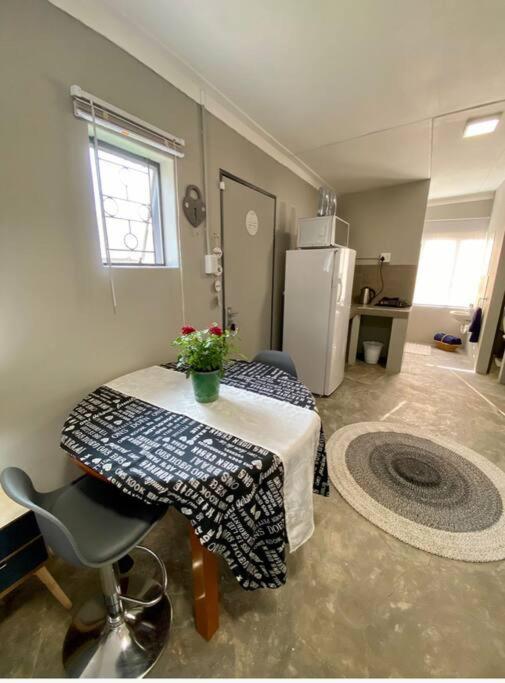 Stellies Accommodation - Room 1 Keetmanshoop Εξωτερικό φωτογραφία